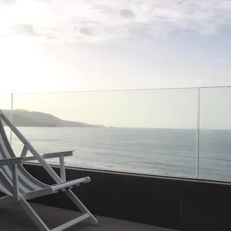 Penthouse Over The Sea شقة