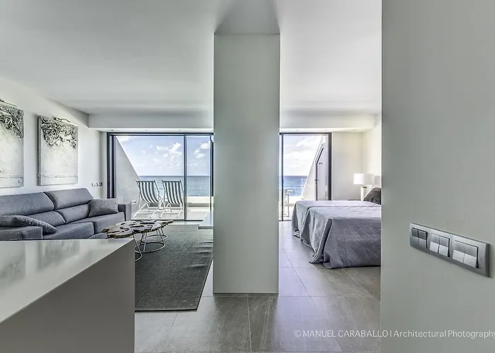 Penthouse Over The Sea 아파트 *