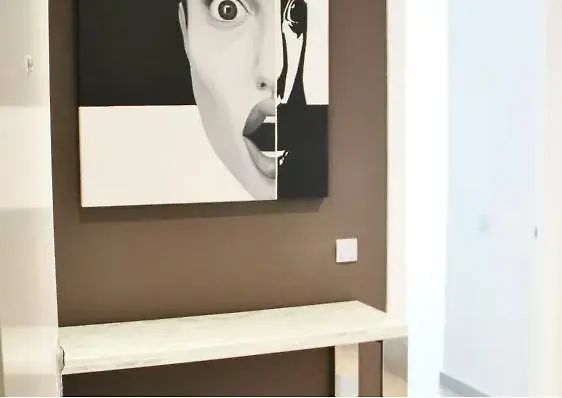 아파트 Penthouse Over The Sea